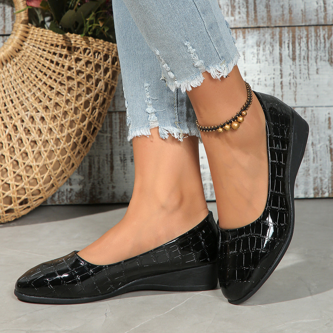 Women's Wedge Orthopedic Shoes in black croc