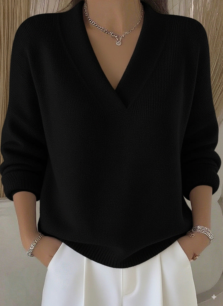 Women's Oversized V Neck Sweater in black