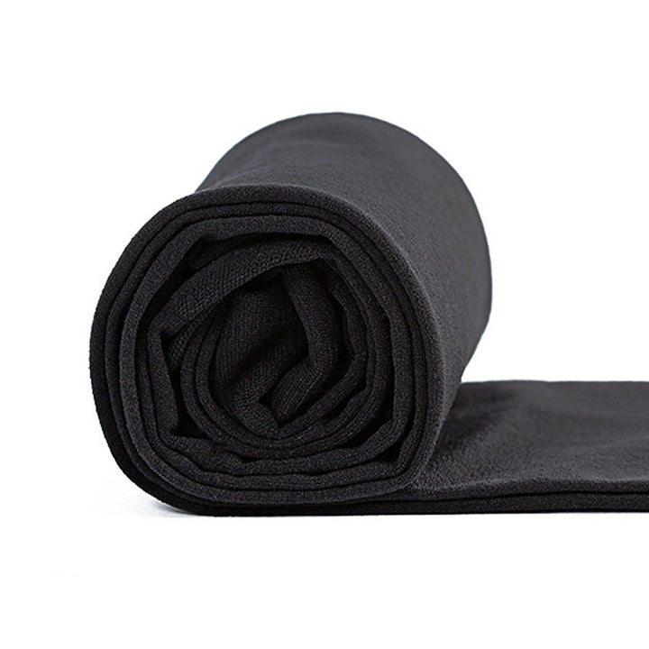 Opaque velvet tights detail